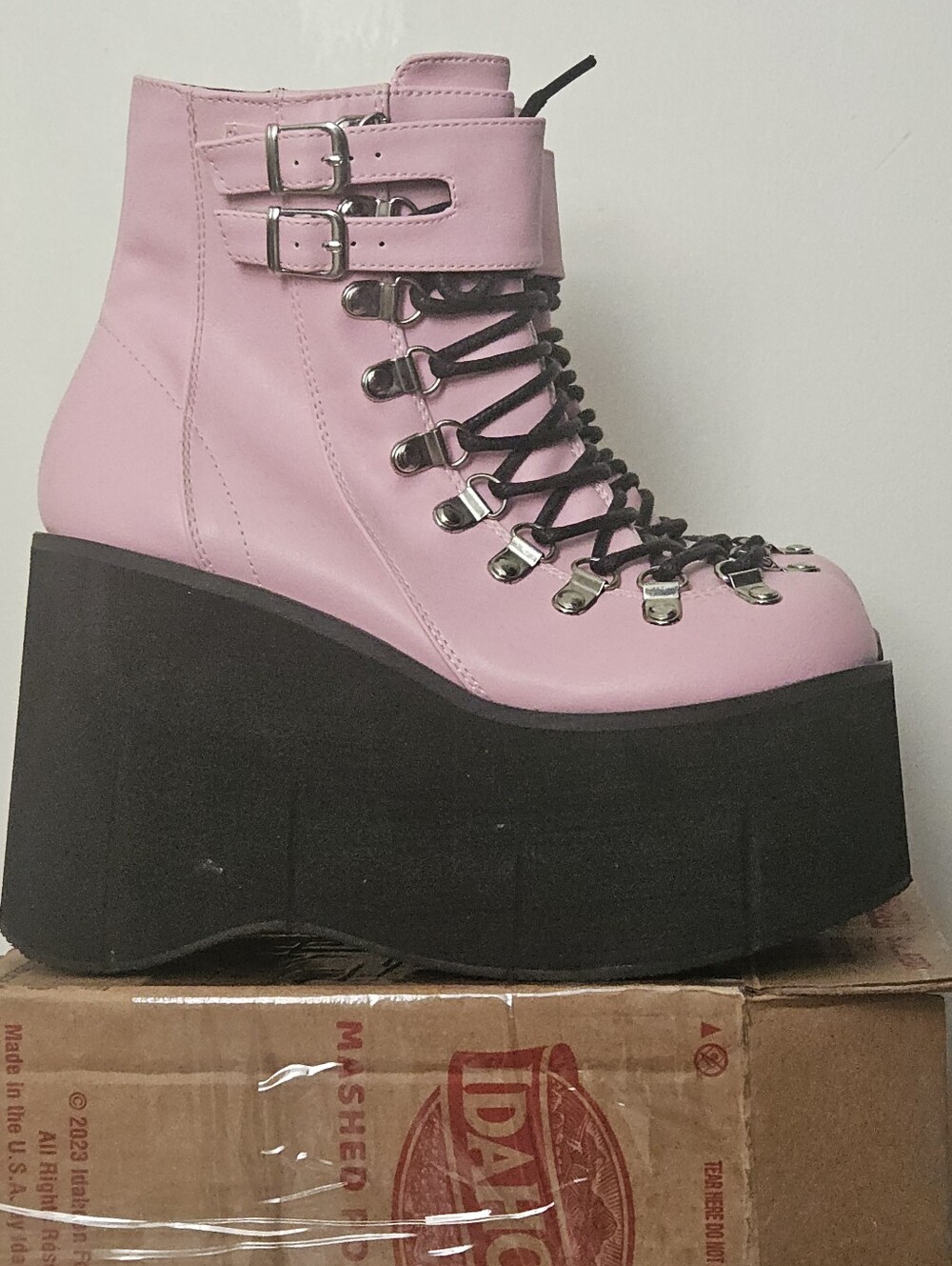 Demonia Kera Women's Gothika Chunky Platform Boots Size 7. Pink - Picture 5 of 9